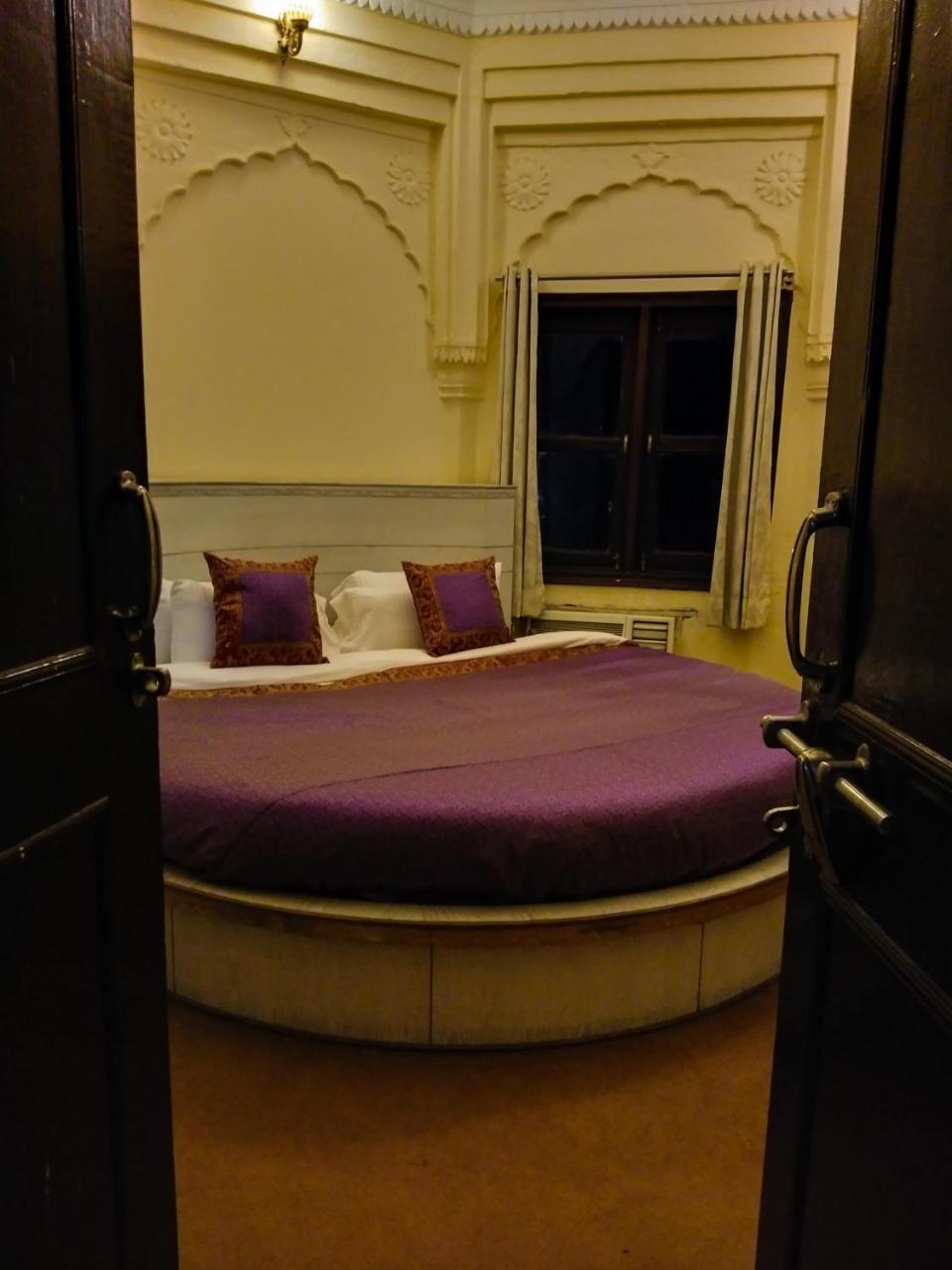 Dwivedi Hotels Hotel Elena Varanasi Ngoại thất bức ảnh
