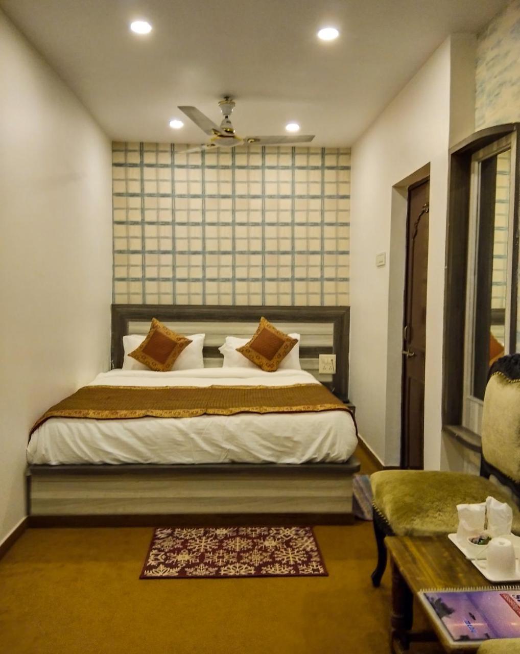 Dwivedi Hotels Hotel Elena Varanasi Ngoại thất bức ảnh