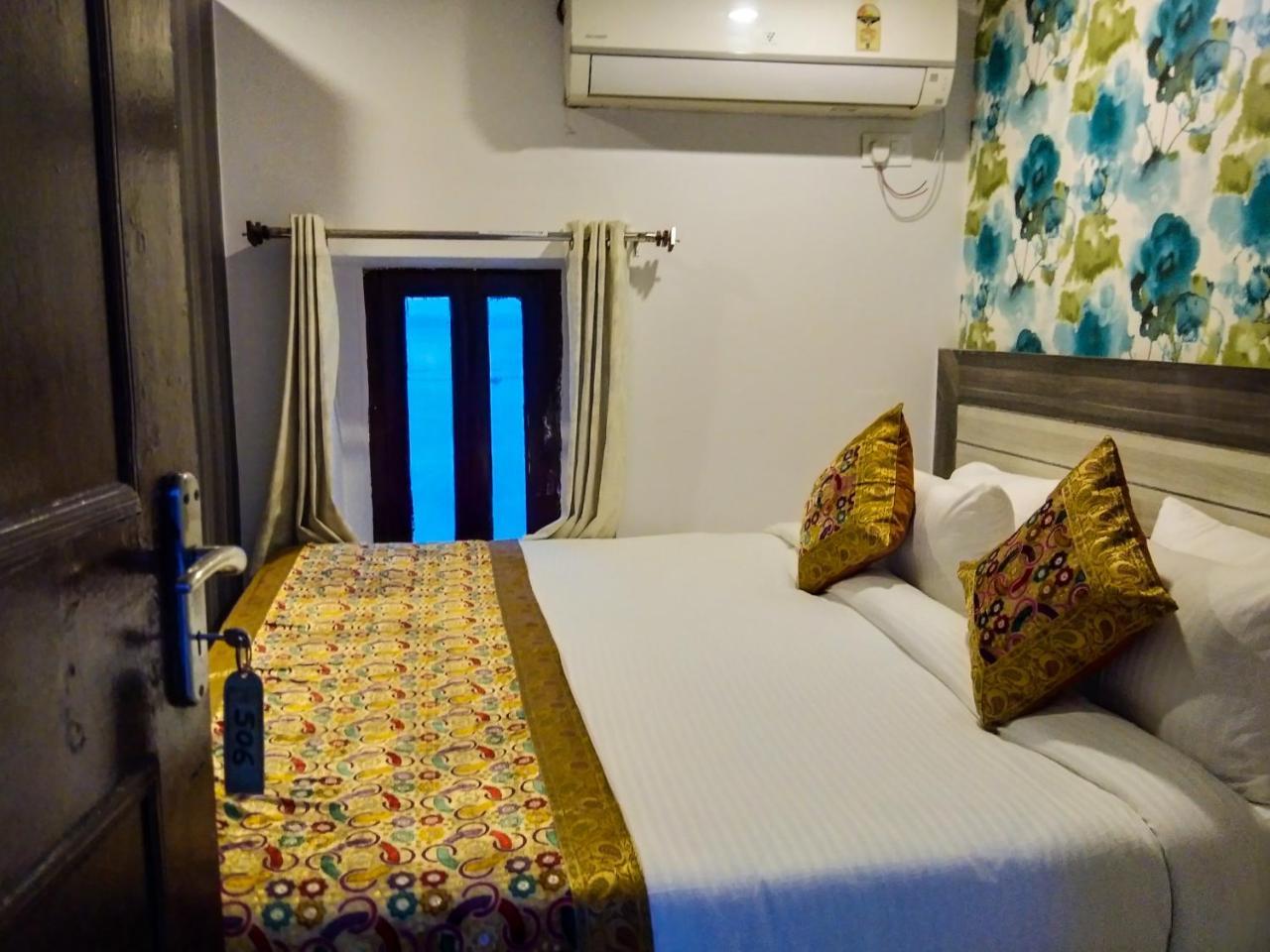 Dwivedi Hotels Hotel Elena Varanasi Ngoại thất bức ảnh