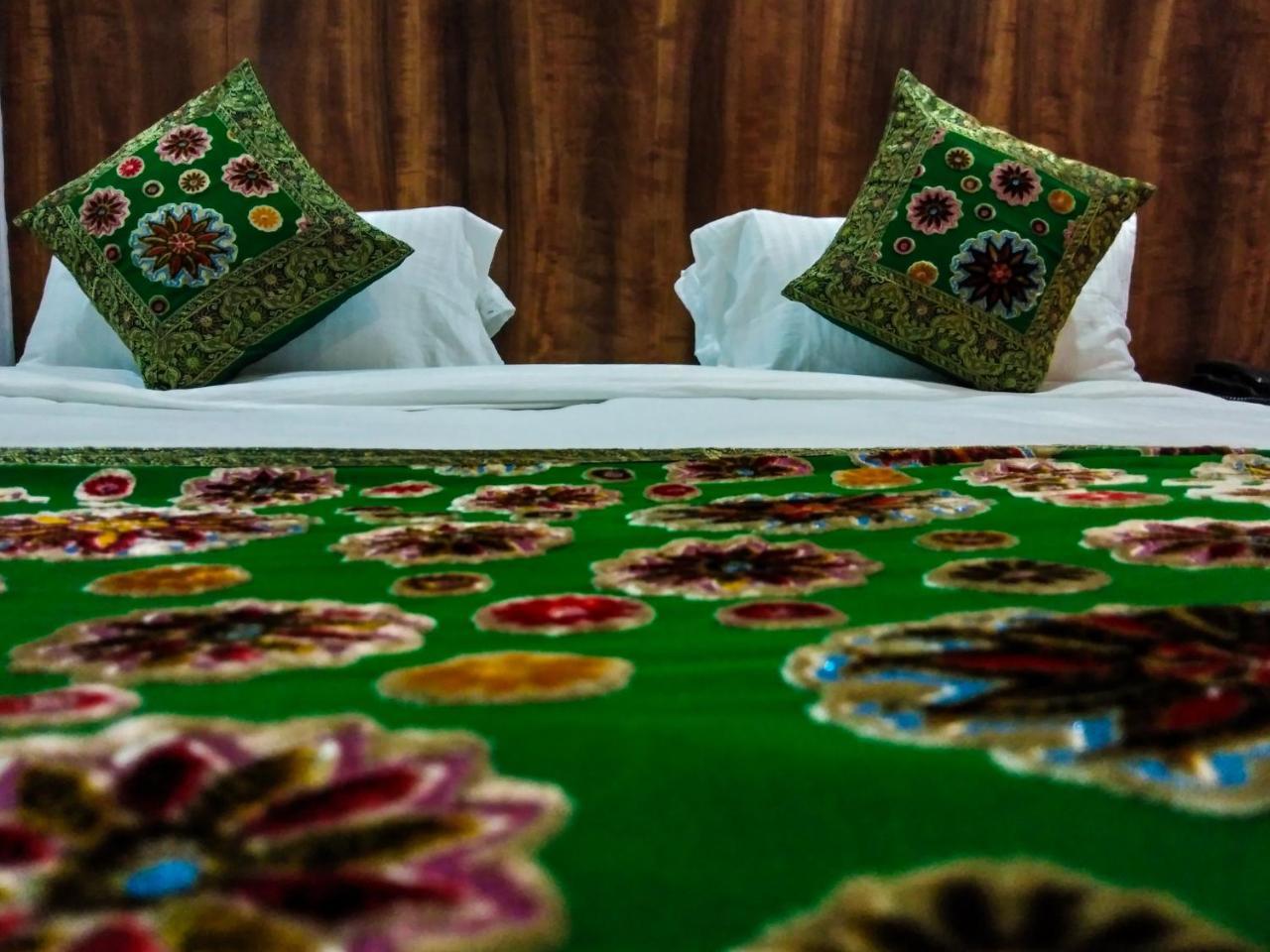 Dwivedi Hotels Hotel Elena Varanasi Ngoại thất bức ảnh