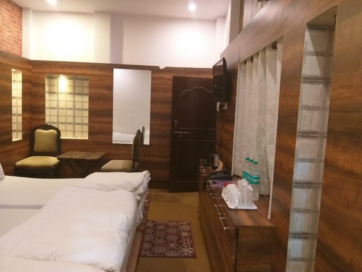 Dwivedi Hotels Hotel Elena Varanasi Ngoại thất bức ảnh
