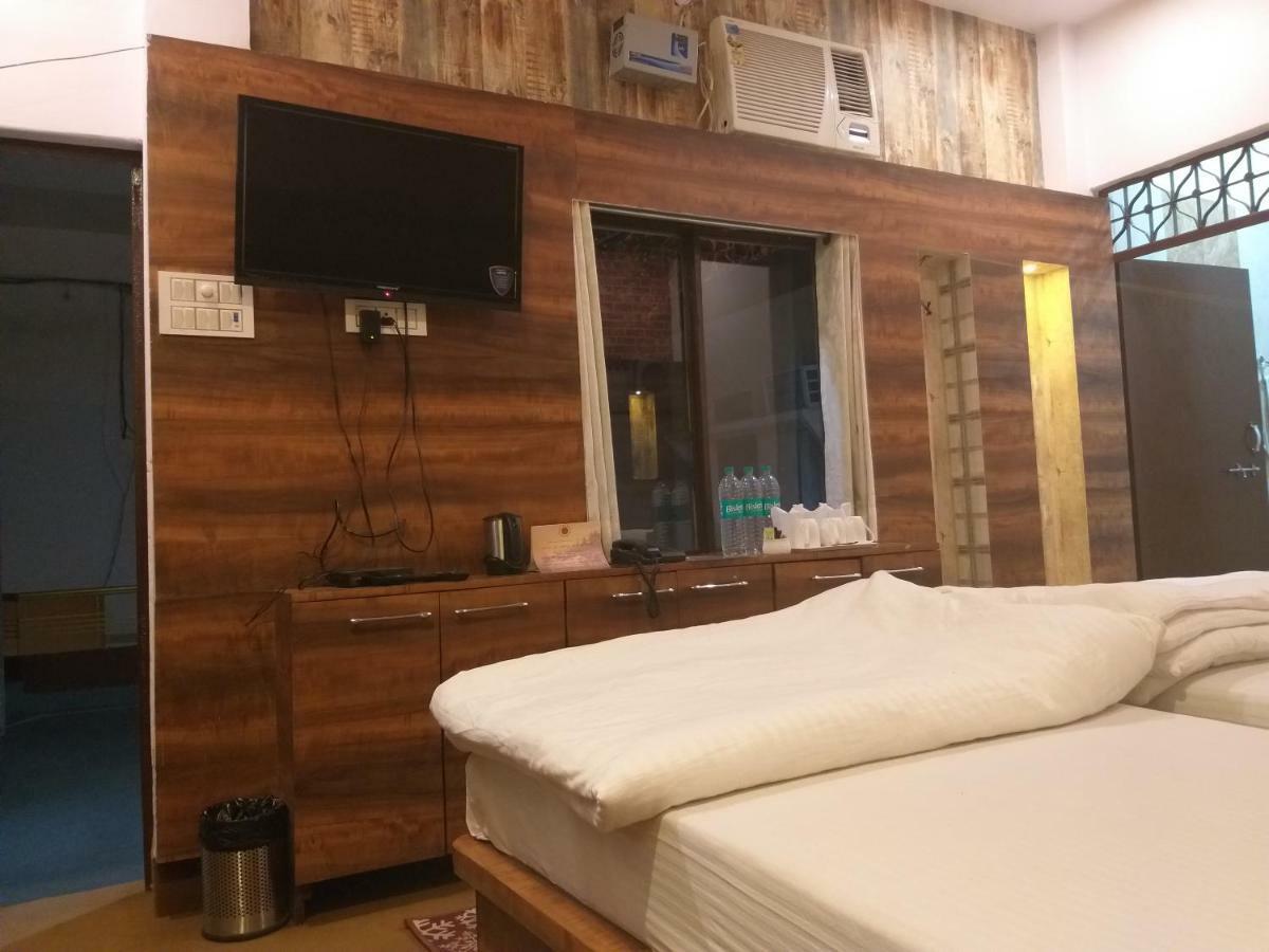Dwivedi Hotels Hotel Elena Varanasi Ngoại thất bức ảnh