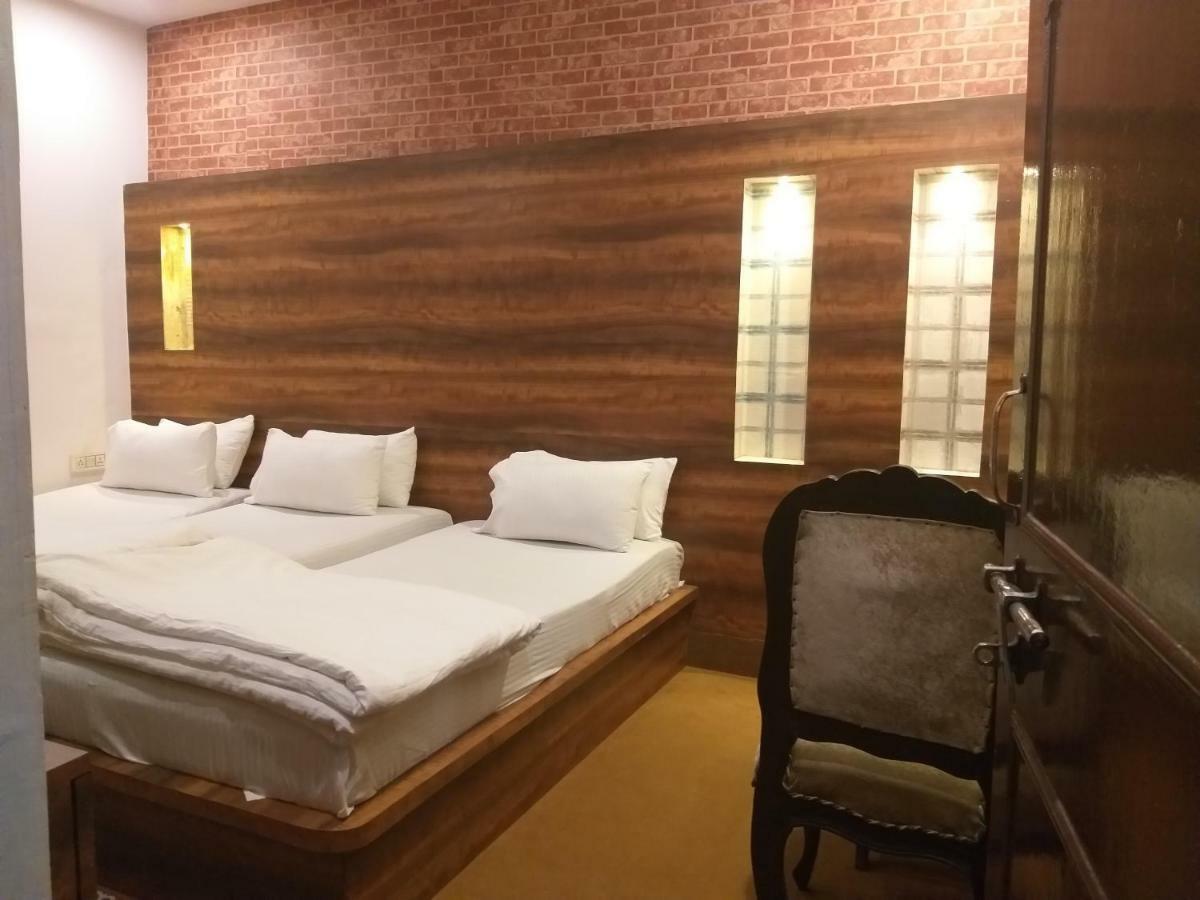 Dwivedi Hotels Hotel Elena Varanasi Ngoại thất bức ảnh